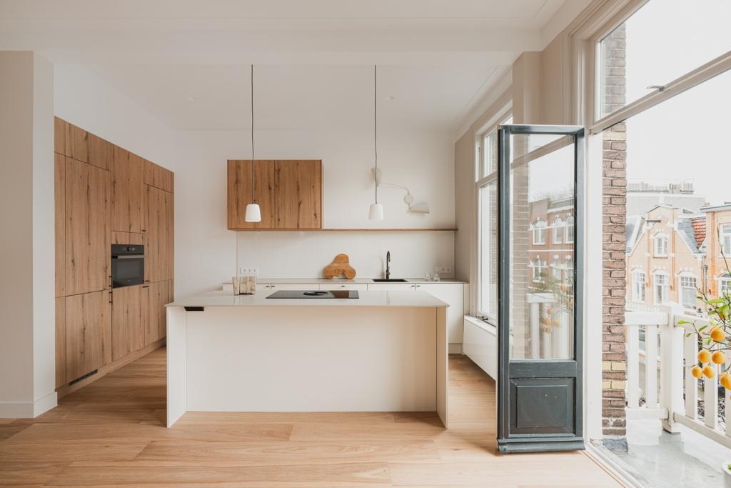 Modern kitchen renovation in Amsterdam, featuring smart, cost-effective solutions